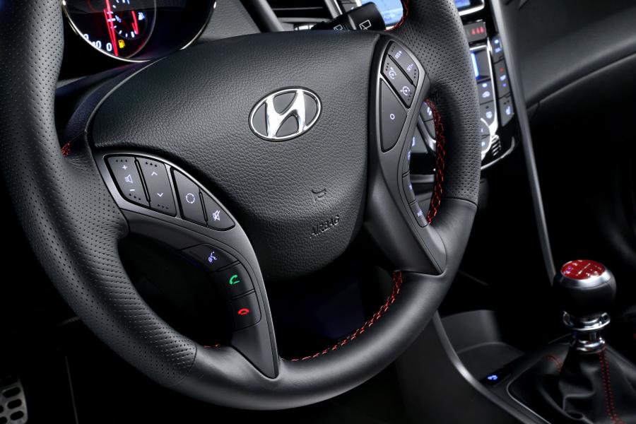  Hyundai i30 3-Door Turbo 2015 года  (фото 16 из 24)